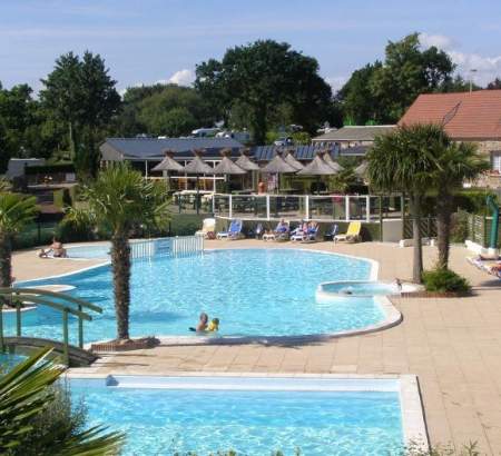 Camping avec piscine chauffée en Normandie - Espace aquatique de 300m² dans notre camping en Normandie