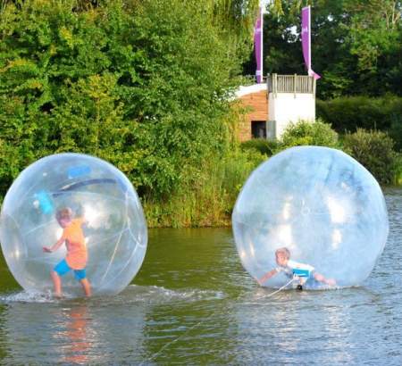 Camping Normandie animations - Aquabulles sur l'étang du camping en Normandie